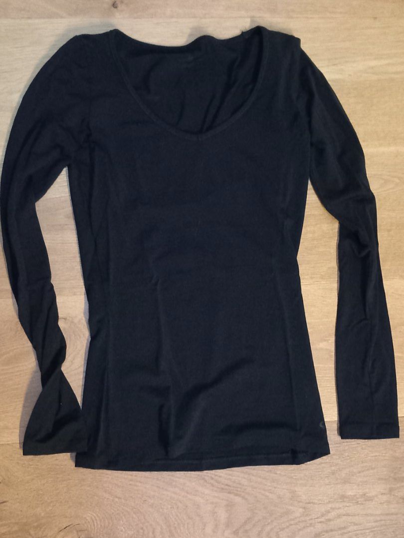 Icebreaker Top: Icebreaker Longsleeve Set – Usato da Gais venduto da LeonieM01 6