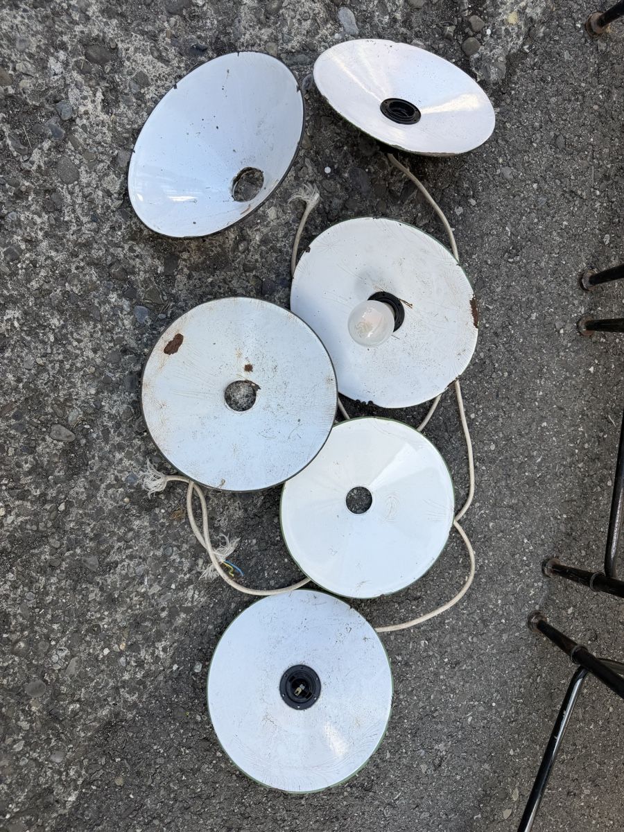 Paralumi: Vintage Emaille Lampenschirm – Usato da Plasselb venduto da SeislerBrocki 1