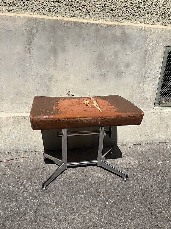Chaises: Klavierstuhl Leder – D'occasion à Zürich par aar_8vqp
