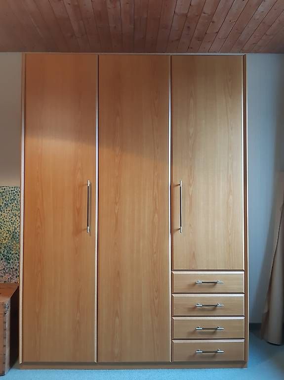 Armadi: Kleiderschrank  – Usato da Obfelden venduto da Krok1