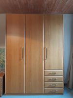 Kleiderschrank 