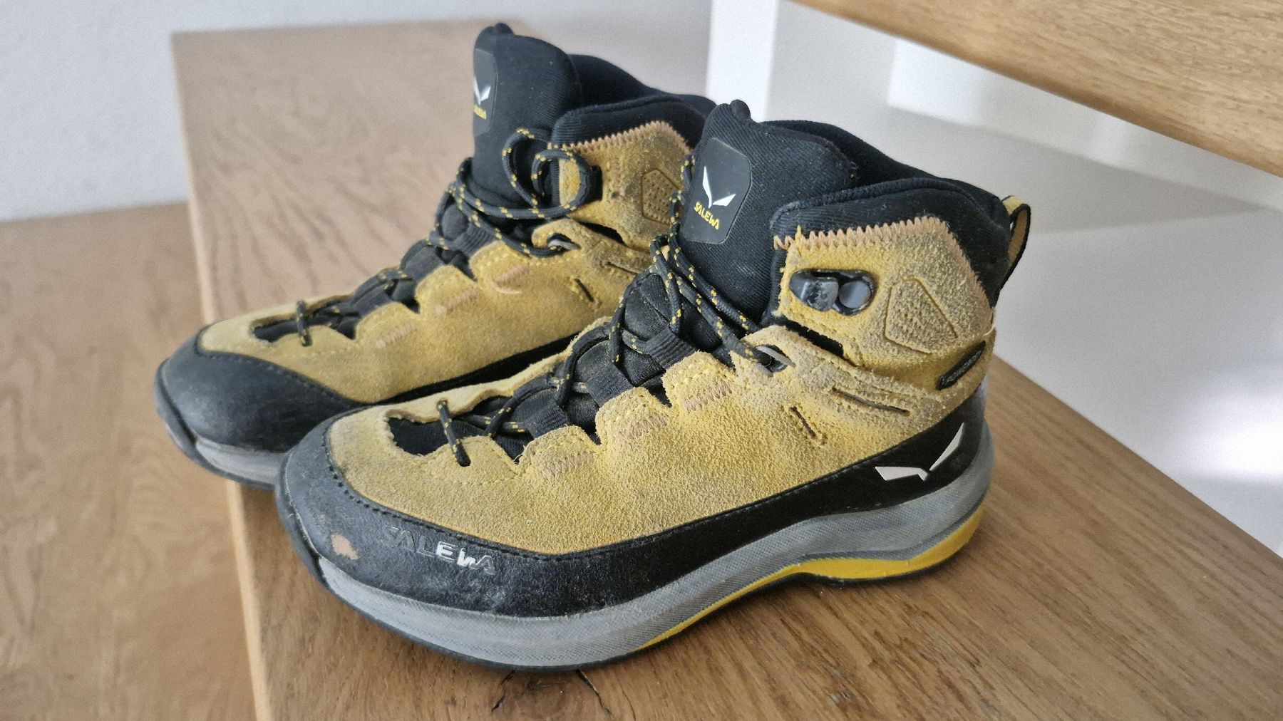 Salewa Scarpe per ragazzi: Salewa Wanderschuhe Gr.28 – Usato da Schwellbrunn venduto da PalimPalim03 1