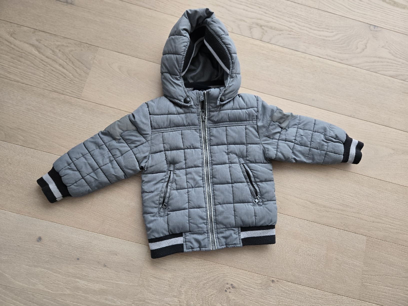 Giacche & Cappotti: kinderjacke, Gr.92 mit Reflektoren – Usato da Münsingen venduto da Nik010