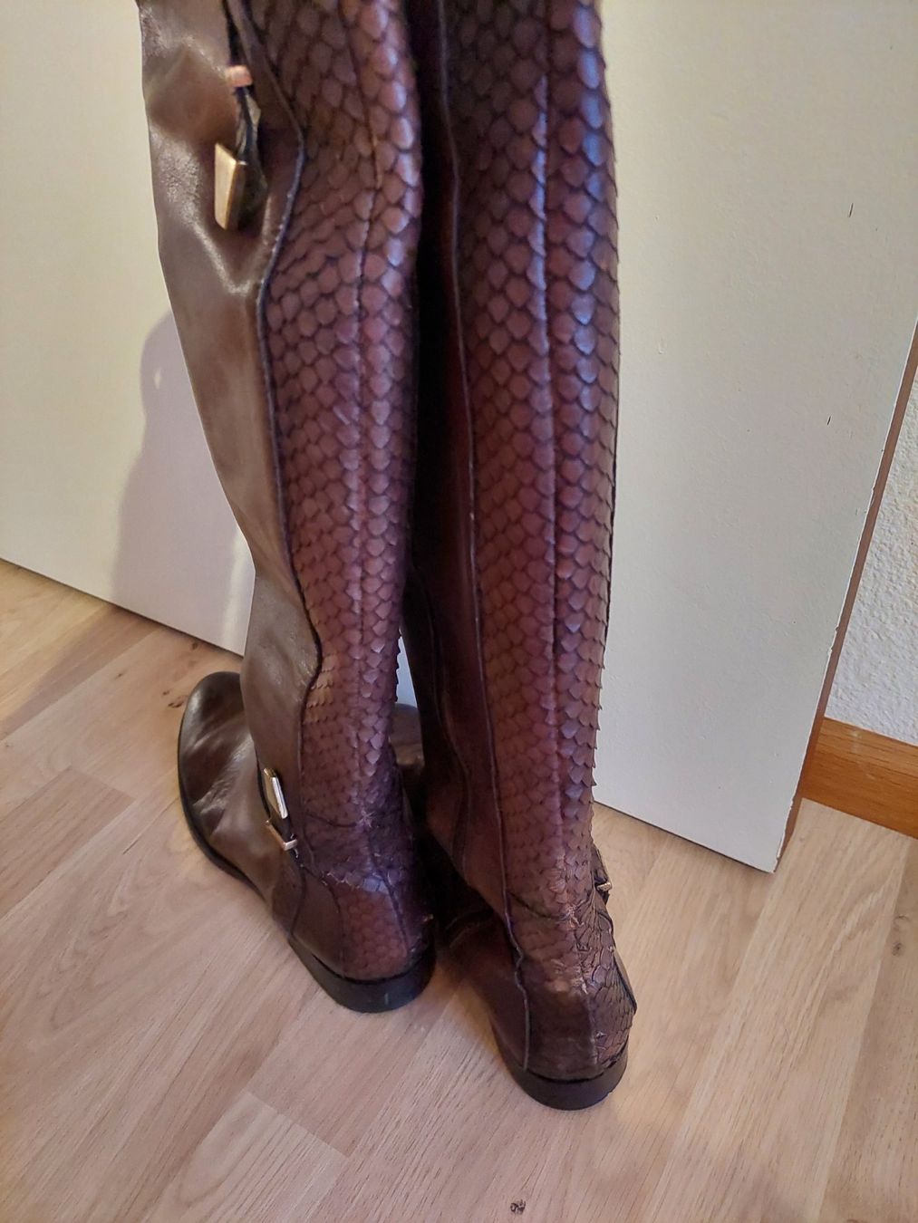 Scarpe da donna: BRAUNE LEDER HOCHSCHAFTSTIEFEL GR. 40 – Usato da Münchenstein venduto da Strupfi 4