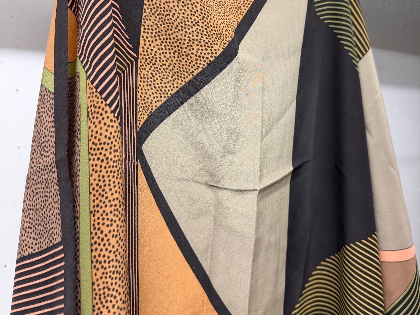 Foulard & Sciarpe: Seidenschal – Usato da Sennhof venduto da Johnbest 1