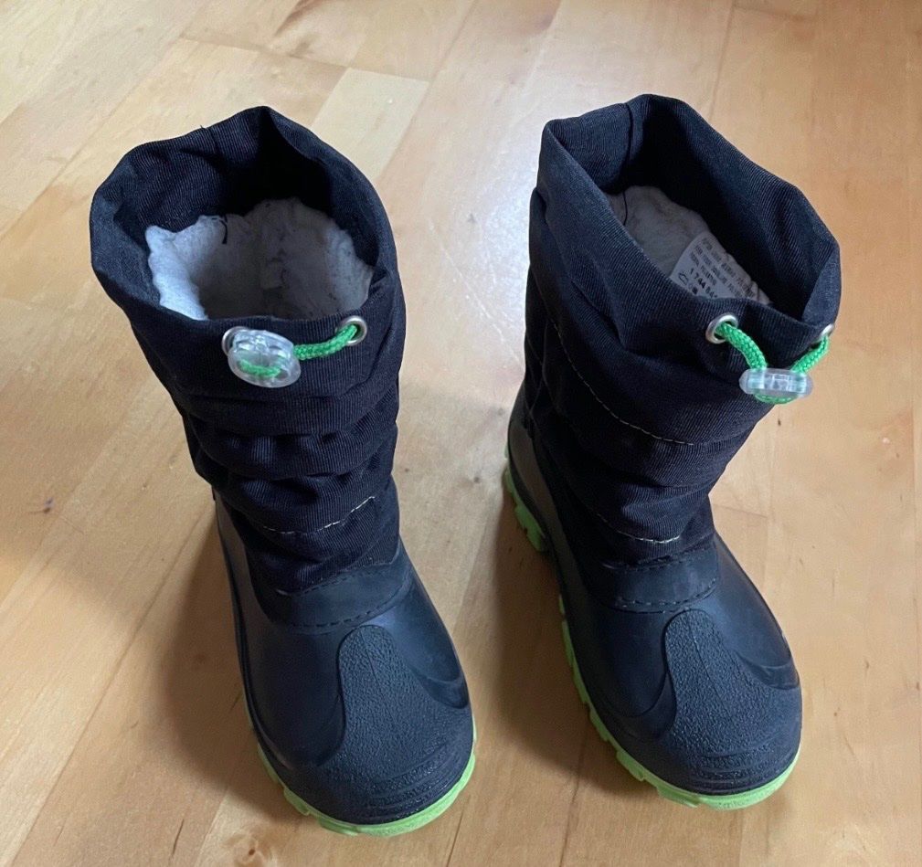 Scarpe per ragazzi: Schneestiefel, Winterstiefel Gr 27 – Usato da Hüntwangen venduto da fra_7nd2