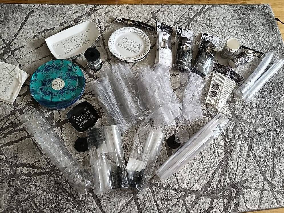 Toutes les décorations: Party-Set – D'occasion à Reinach BL par wphuli
