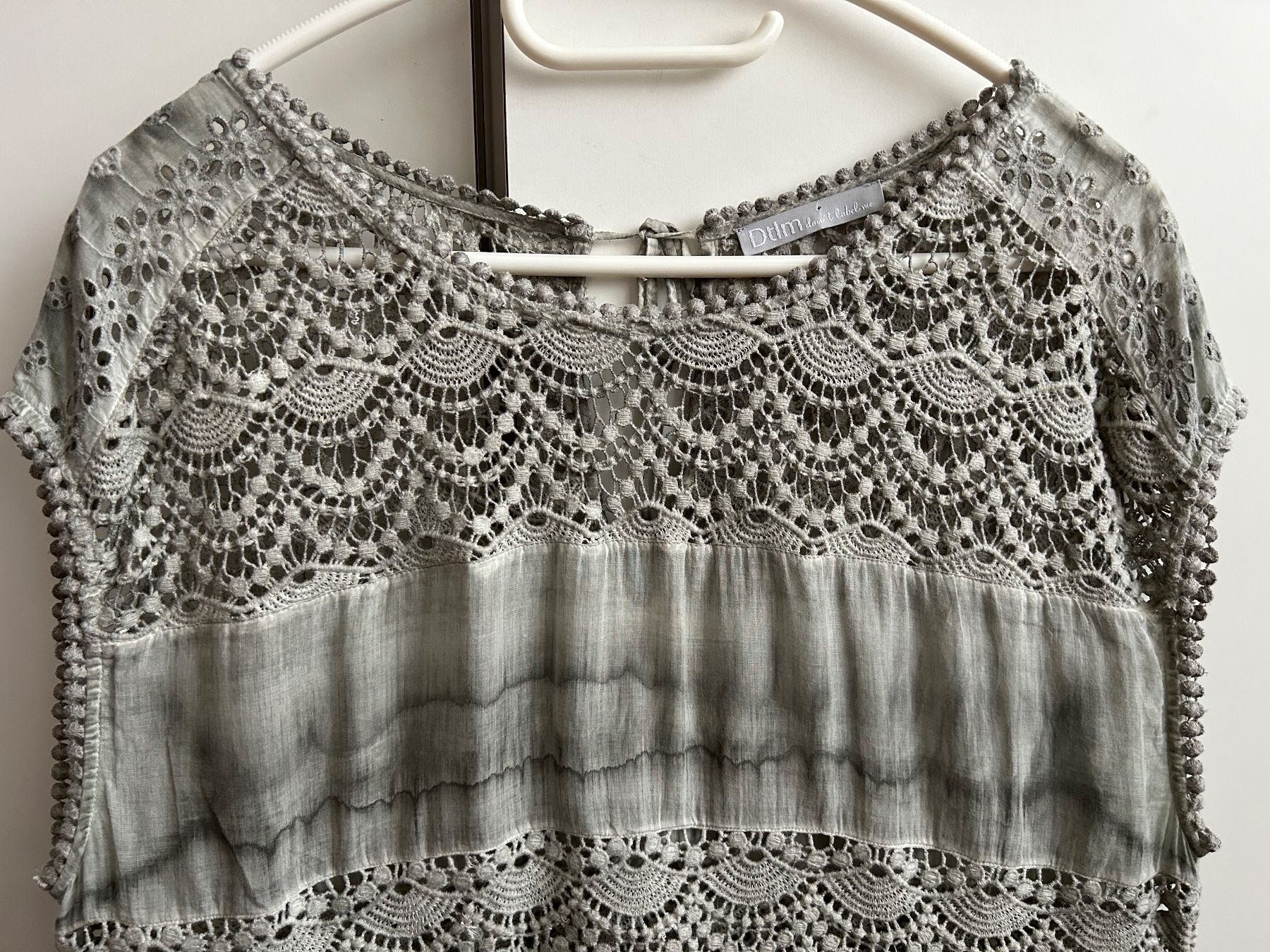 Camicette: Moderne coole Spitzenbluse grau/daupe – Usato da Bern venduto da Smile-2707 1