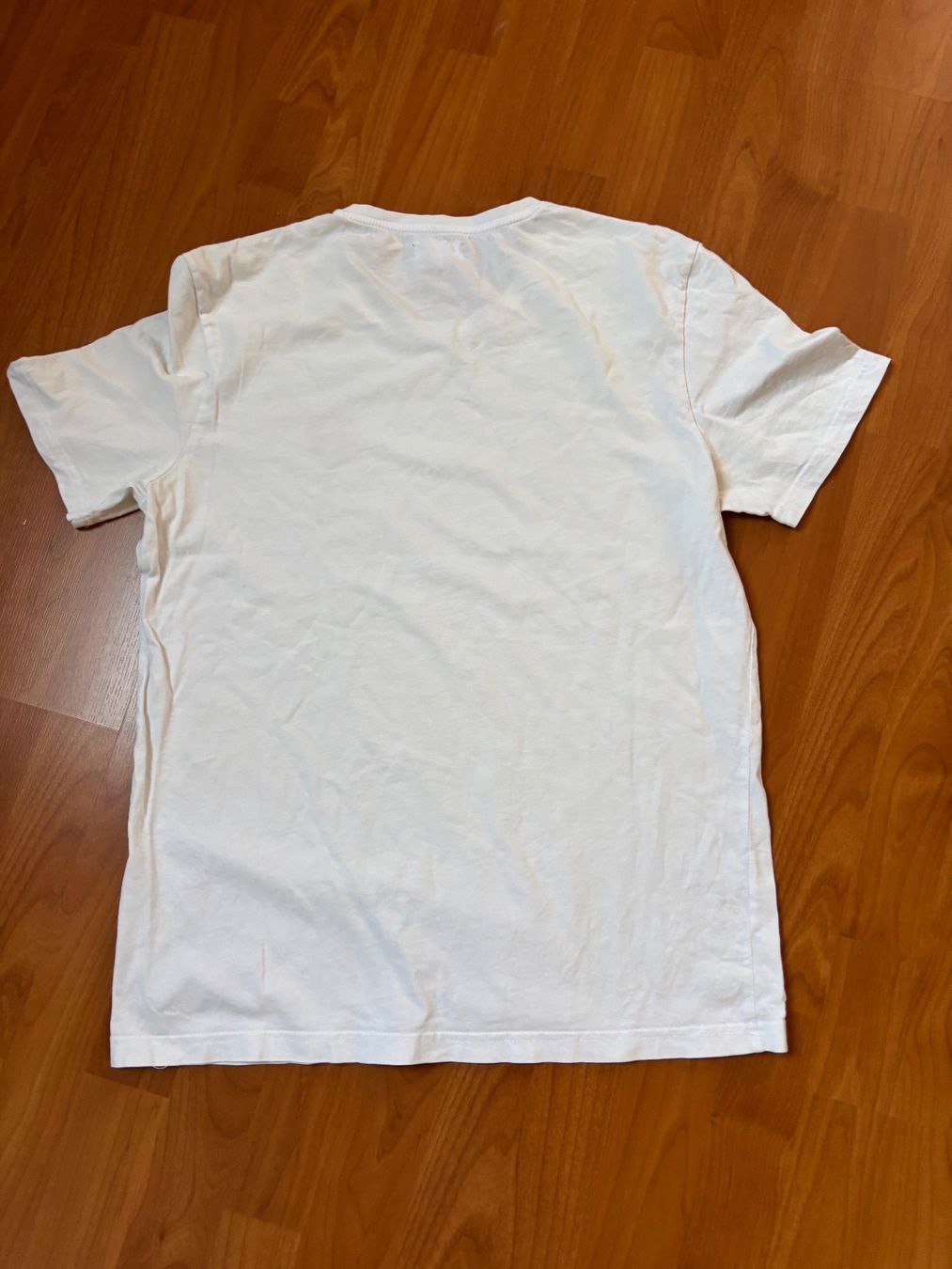 T-shirt: Weisses Shirt mit Rose M – Usato da Balsthal venduto da Uroby 1