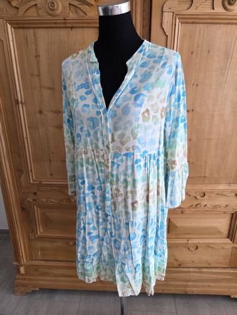 schönes Kleid