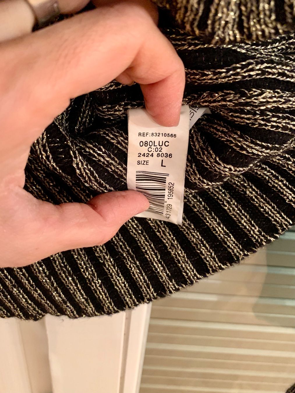 Mango Maglioni & Felpe: MANGO Rollkragenpullover, schwarz-gold gestreift, kurz – Usato da Maienfeld venduto da mar_59mb 4