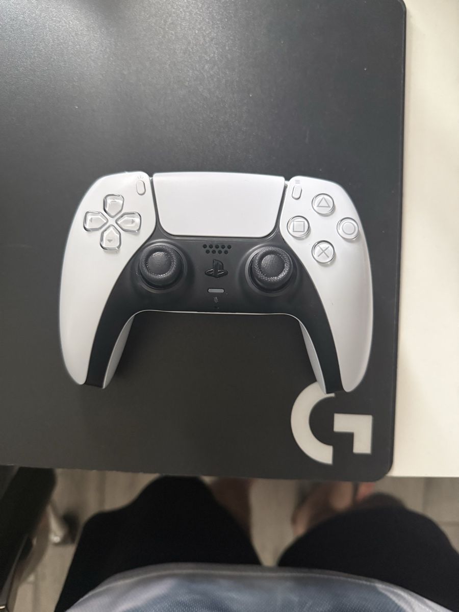 Sony Konsolen: Console PlayStation 5 avec accessoires et jeux – Gebraucht aus Tramelan von karakol8125 4