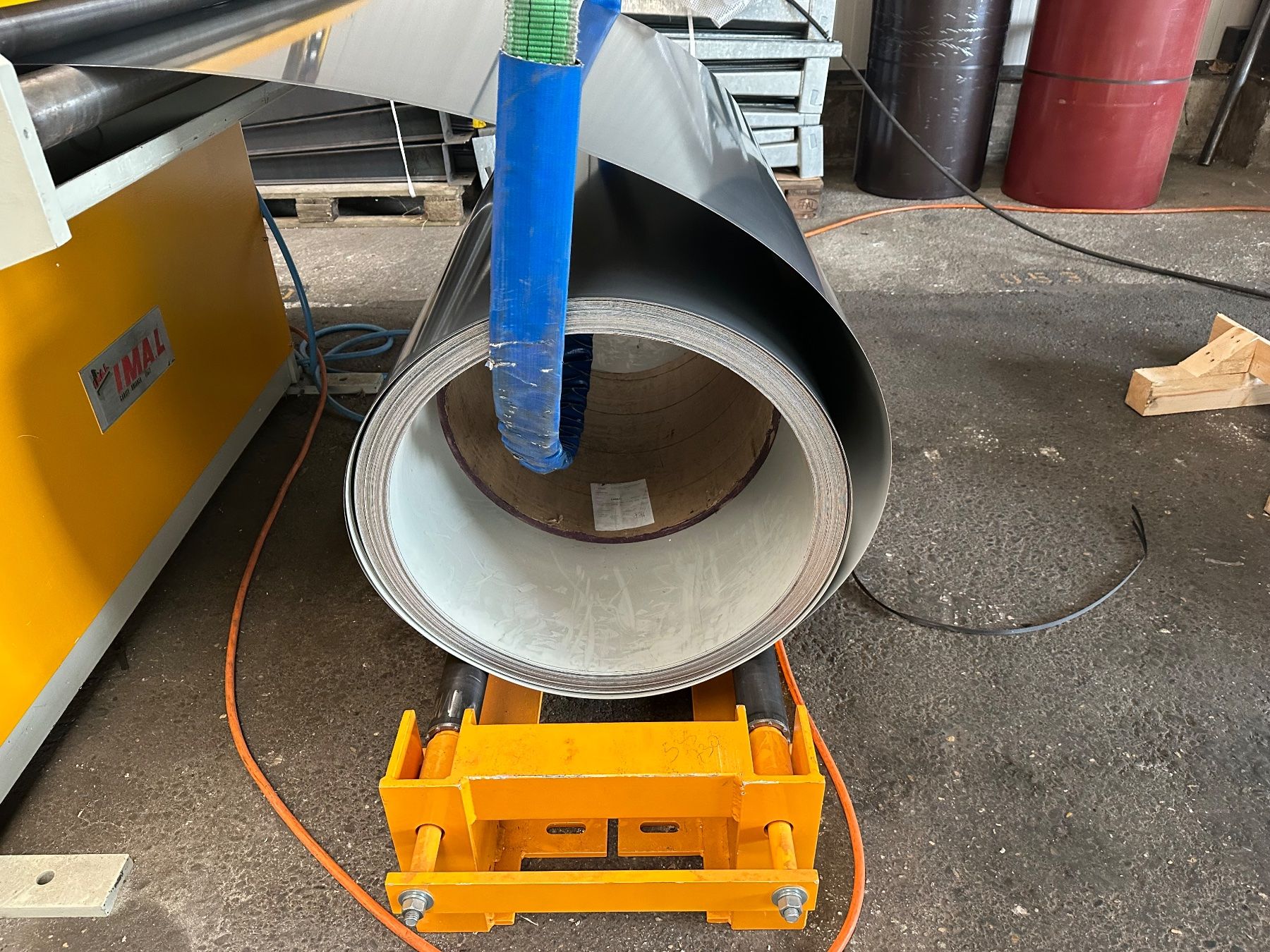 Altri materiali da costruzione: Blechabschluss 0.75 mm RAL 9002 per m1 13.-- – Nuovo e nell'imballaggio originale da Wiedlisbach venduto da isopaneel 5