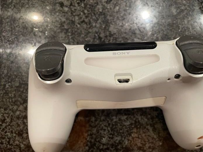 Sony Controller: Original Sony PS 4 Controller weiss – Usato da Bergdietikon venduto da antovale 1