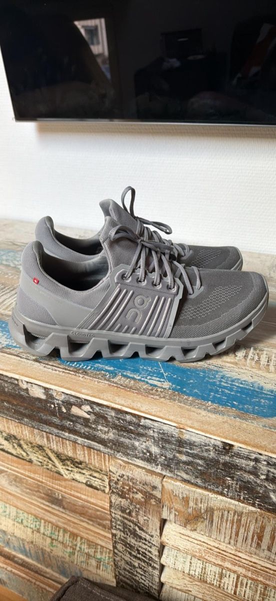 Herrenschuhe: Grey On cloud  trainers size 45 – Neu (gemäss Beschreibung) aus Glattbrugg von suz_8xg5