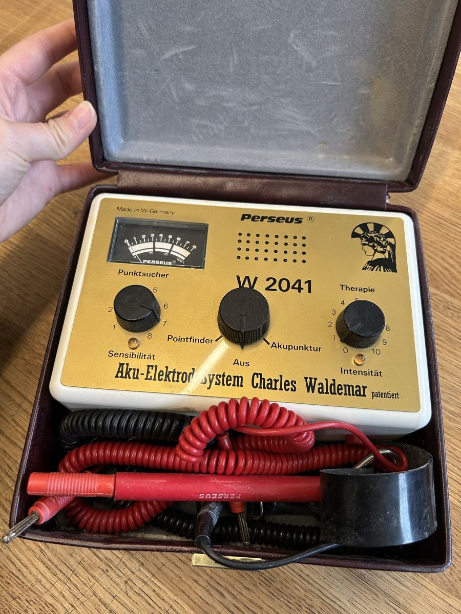 Tutti gli attrezzi: Elektrostimulationsgerät Perseus W 2041 – Usato da Zürich venduto da BashasBrockenhaus 2
