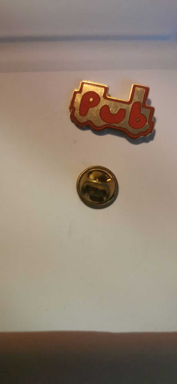 Plaquettes & Badges: Pin Pub – D'occasion à Genève par vins50