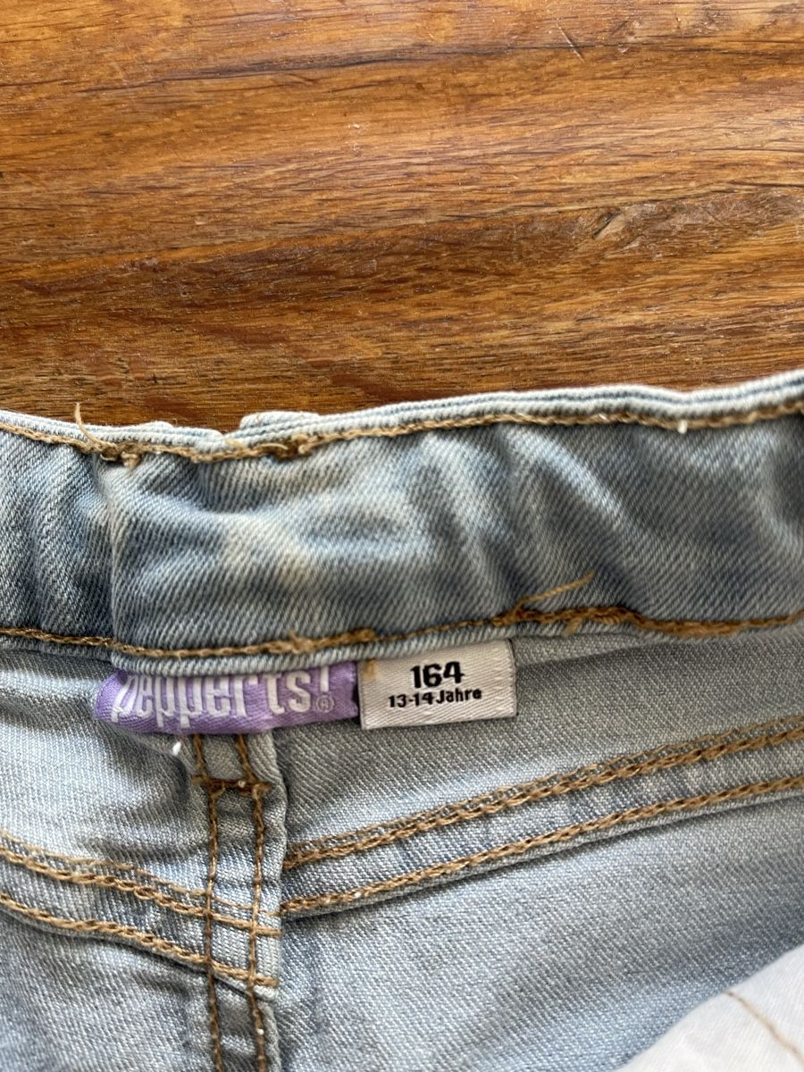 Pantaloni: schöne Shorts Gr. 164 – Usato da Buchrain venduto da Sunny026 2