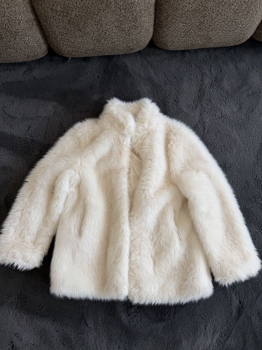 Giacche: Damen Kunstfell Jacke Creme Groesse M – Usato da Thun venduto da joel.doelii 2