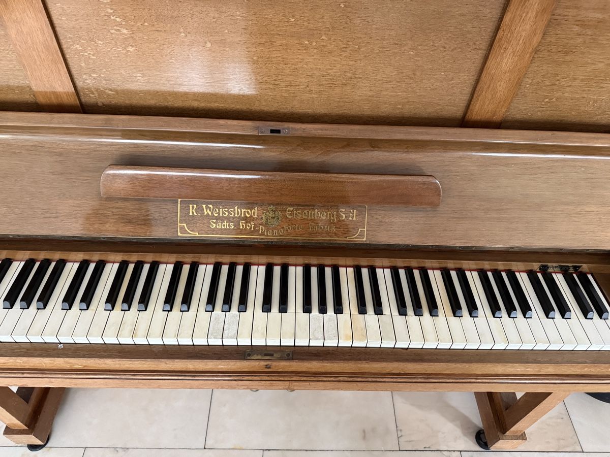 Musikinstrumente: Klavier – Gebraucht aus Basel von sjg_ 1