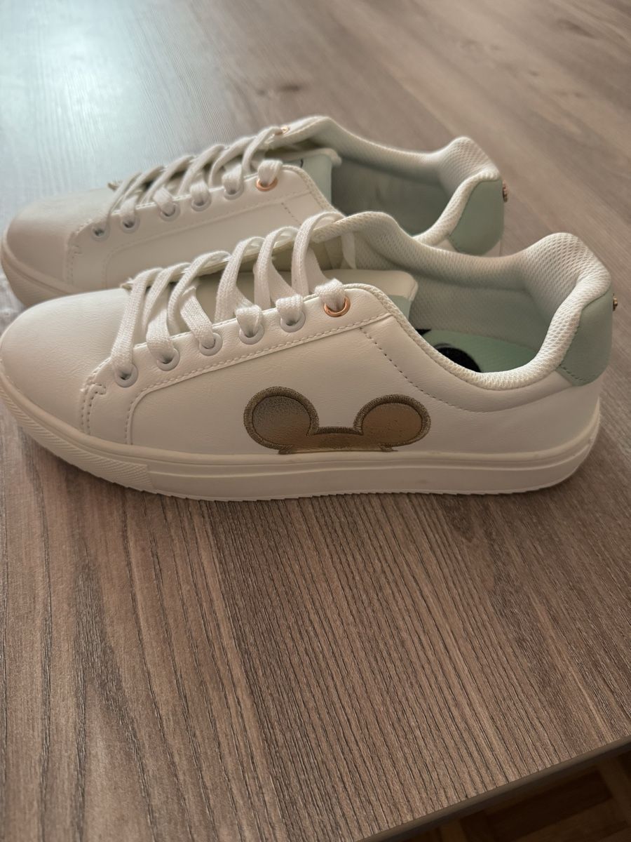 Chaussures femmes: Disney Mickey Mouse Sneaker – Neuf (Voir description) à Luzern par Lisa_Motz1999 1