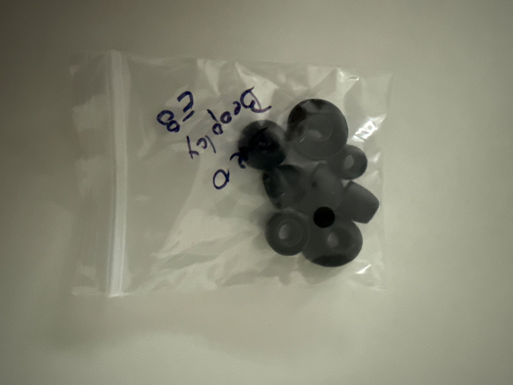 Bang & Olufsen Kopfhörer: B&O Beoplay E8 Earbuds with Charging Case Black Used – Gebraucht aus Euthal von patrikmikolaj 2