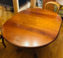 Runder Esstisch aus Holz guter Zustand