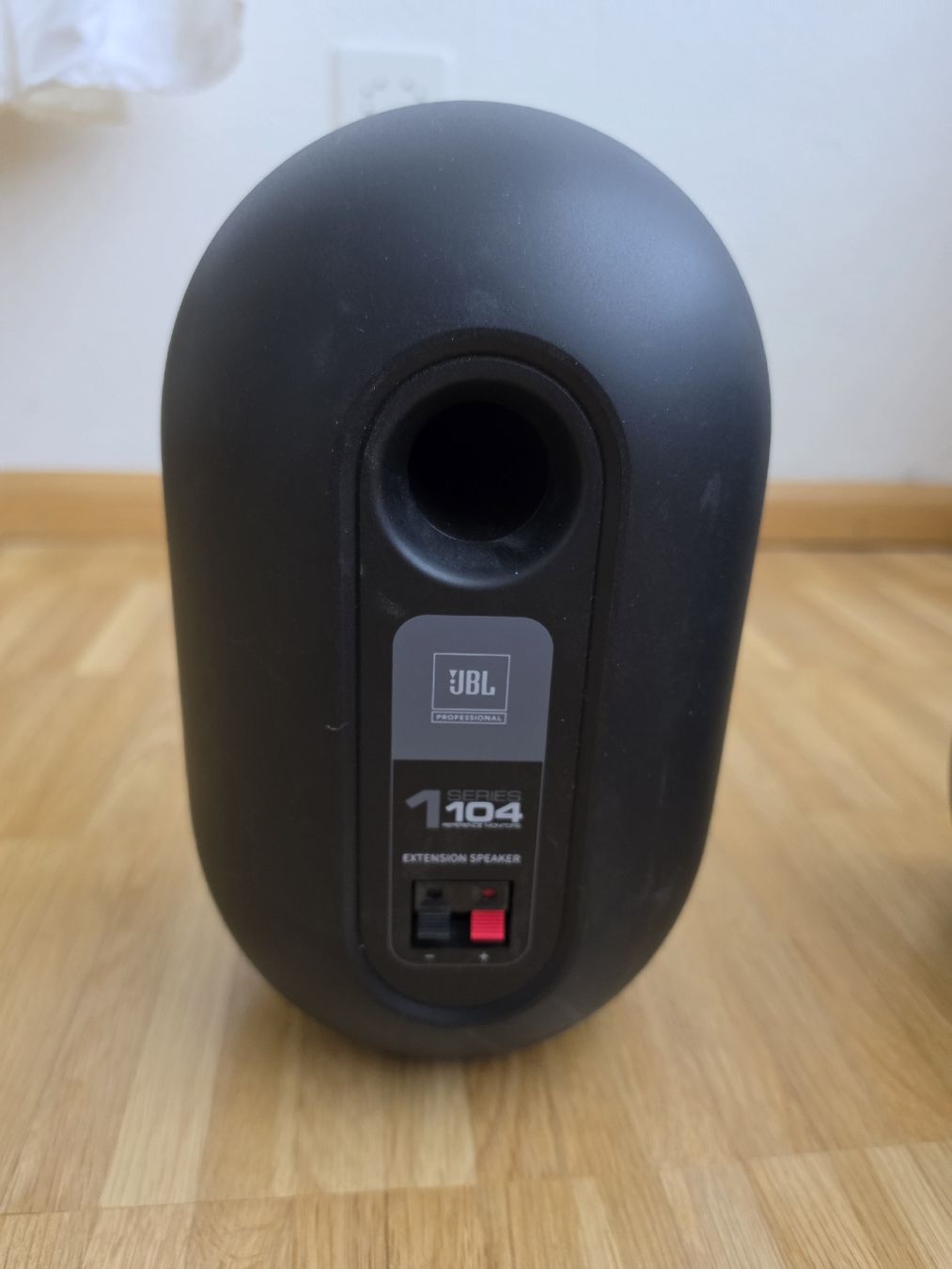 JBL Haut-parleurs: JBL Studiomonitore One Series 104 BT Monitore – D'occasion à Aesch BL par immon 1