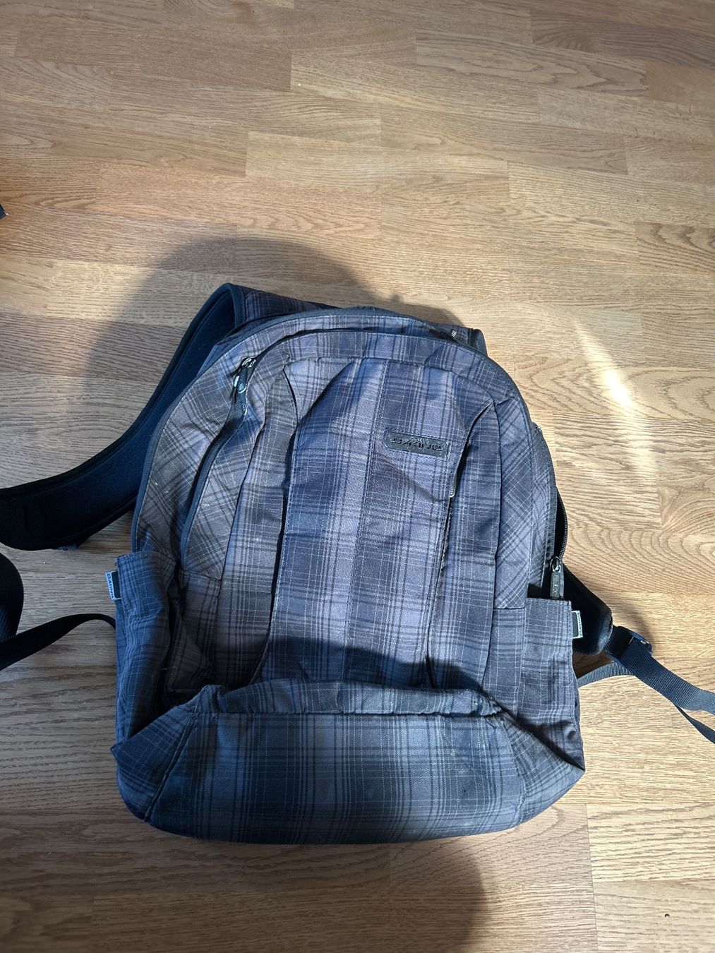 Dakine Zaini: Dakine Rucksack – Usato da Rotkreuz venduto da nat_5pbz