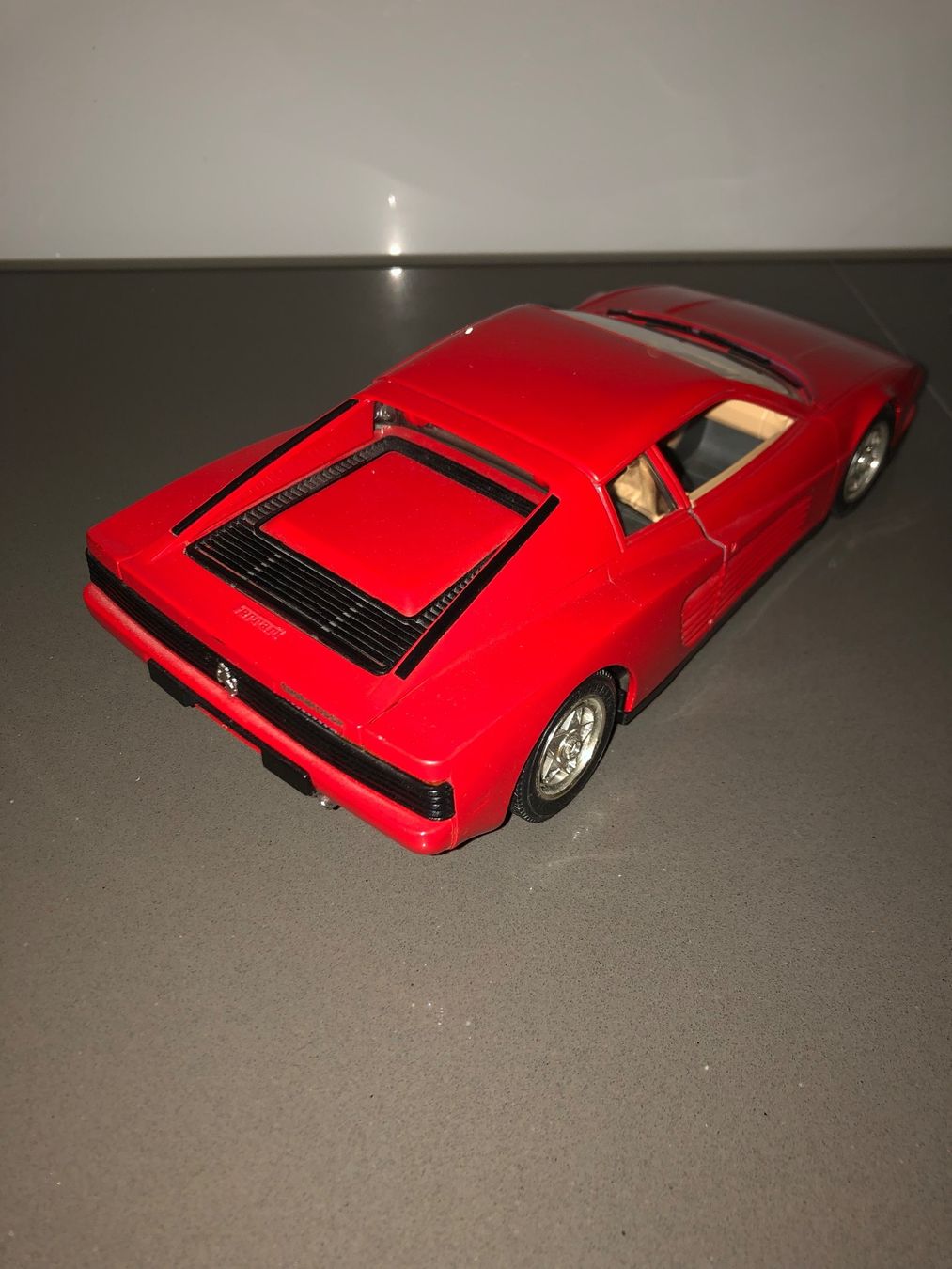 Bburago Modellini d'auto: Ferrari Testarossa 1984 1/18 – Usato da Dürrenäsch venduto da JFAS 1