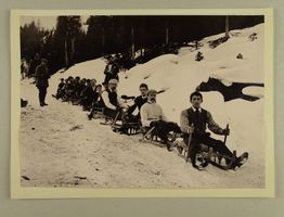 SCHLITTELSPORT, SCHLITTEN, ALTE PHOTOGLOB FOTOGRAFIE