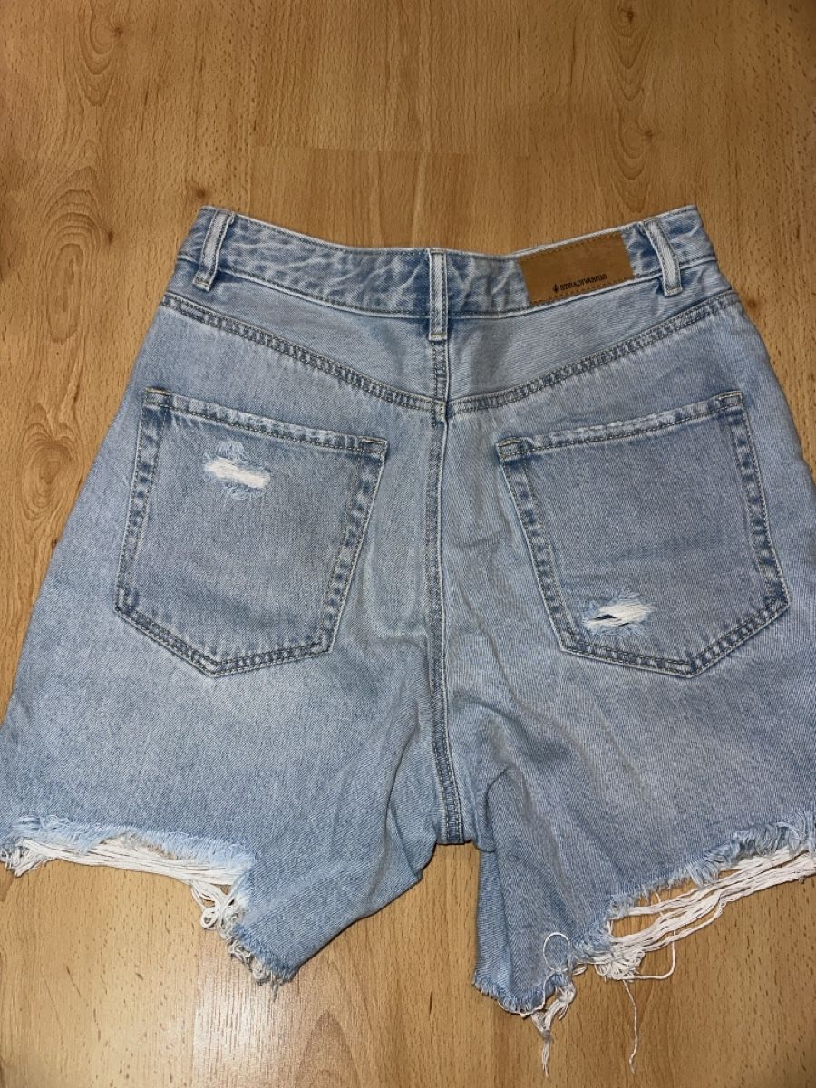 Jeans: Jeans Shorts, Grösse 38 – Nuovo (secondo la descrizione) da Betschwanden venduto da _janinee_ 1