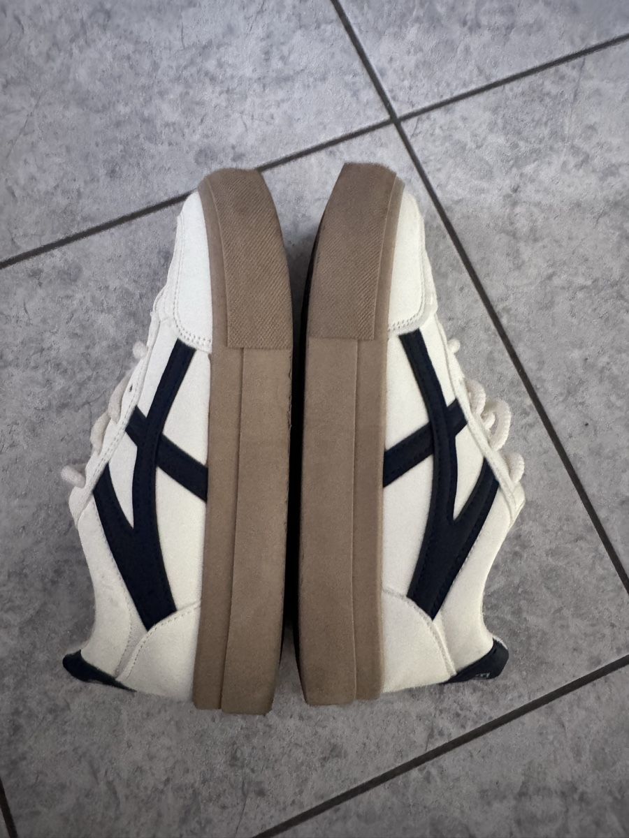 Scarpe da donna: Sneaker Damen weiss dunkelblau  – Usato da Muotathal venduto da mianyc 2