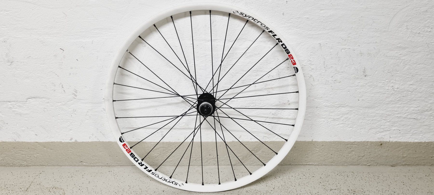 Ersatzteile: Syncros Vorderad 26" Neu ungebraucht mit SLX Naben. – Neu (gemäss Beschreibung) aus Zürich von emi_rp8k