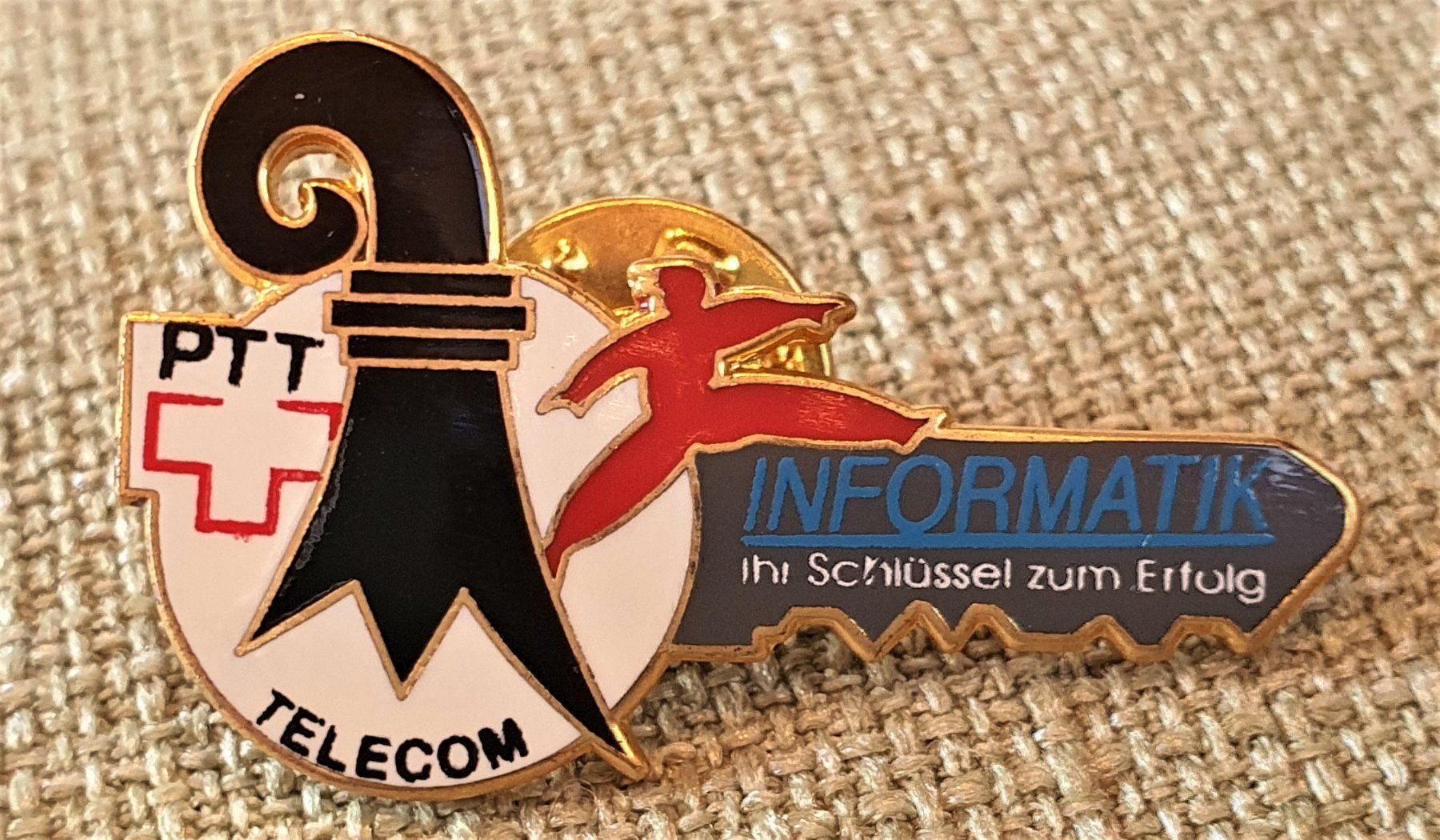 Placchette & Badge: A833 - PTT Basel Stab Telecom Informatik – Usato da Reinach BL venduto da Boston-Verkauf