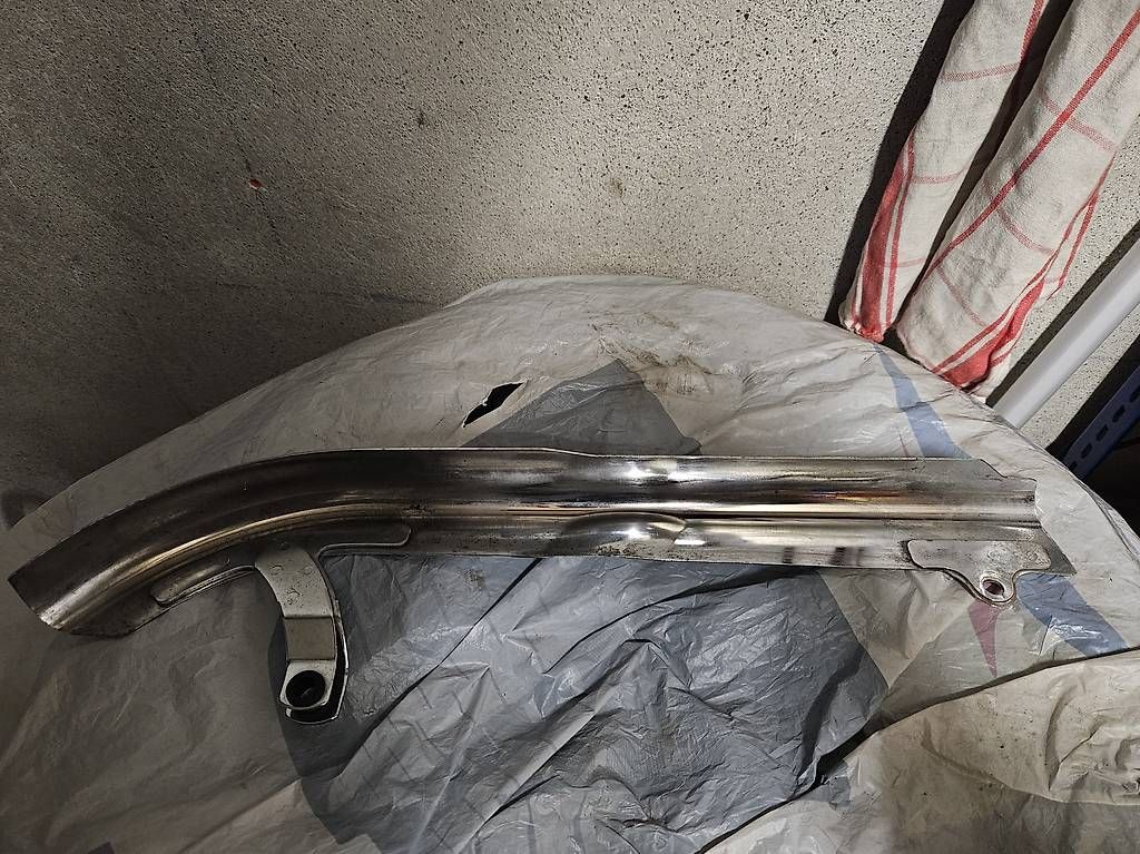 Alle Motorradersatzteile: Cache courroie  – Gebraucht aus Collombey von rubrub