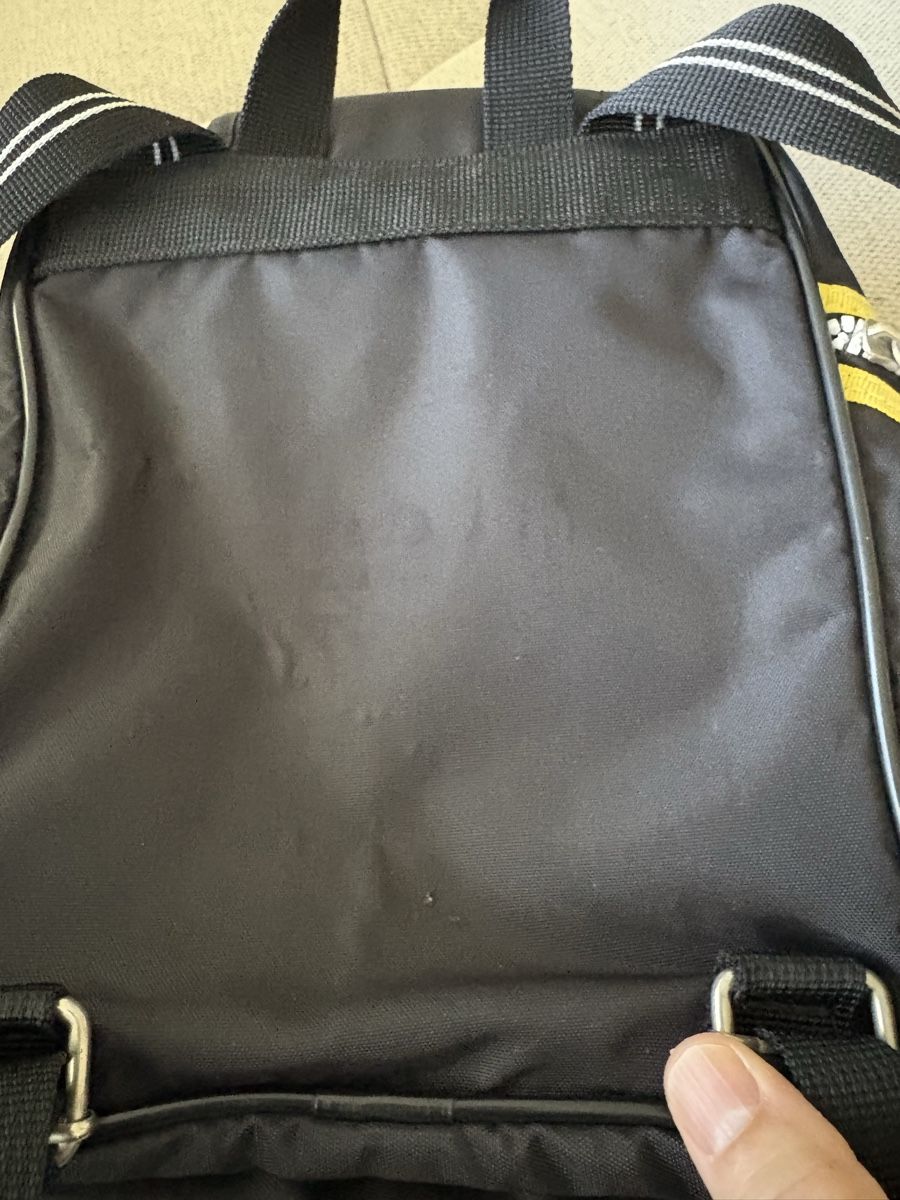 Reebok Zaini: Schwarzer, cooler Mini-Rucksack von Reebok – Usato da Zürich venduto da fioredivita 3