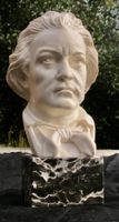 Beethoven-Büste auf. Sockel, signiert "Casea"