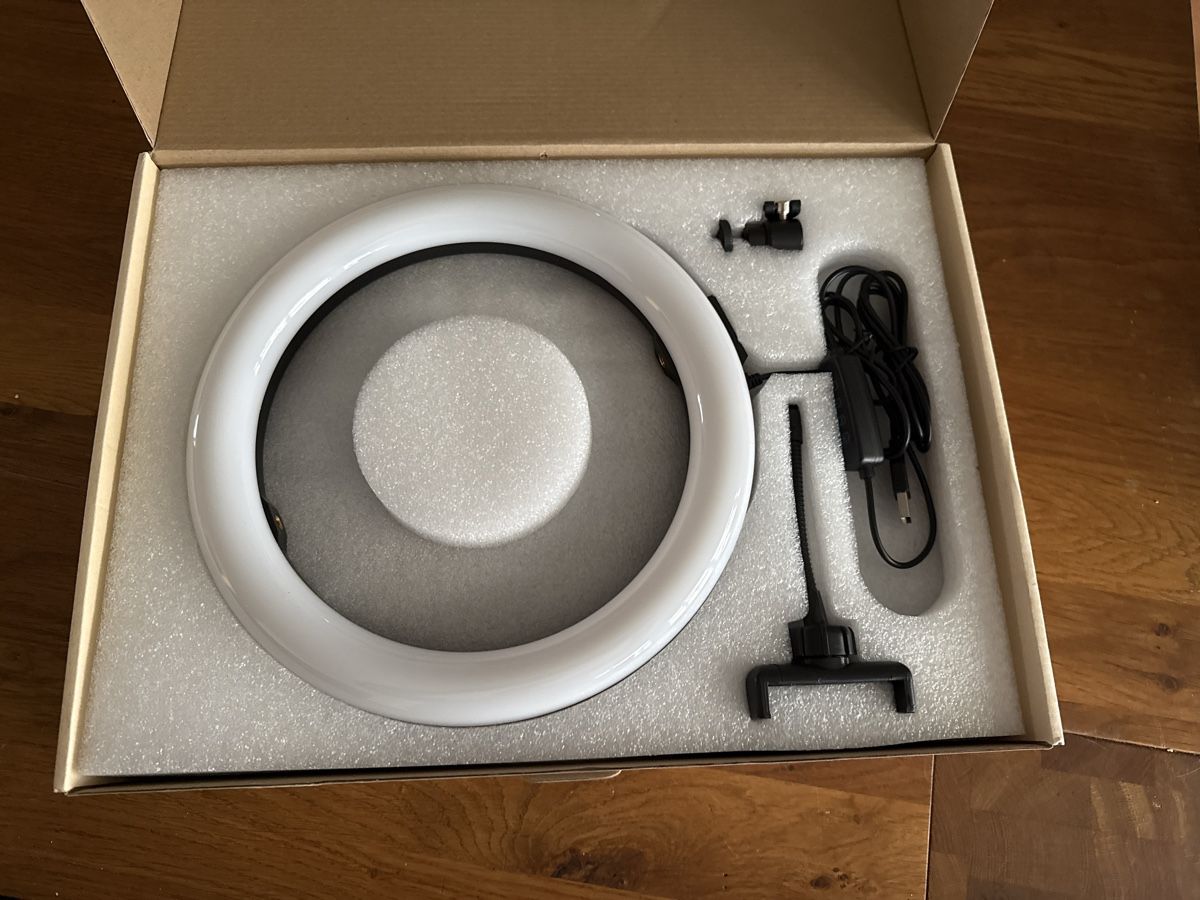 Lampes: Puluz Neue LED Ringlicht, Dimmbar – Neuf avec emballage d'origine à Therwil par Schneefra1 1