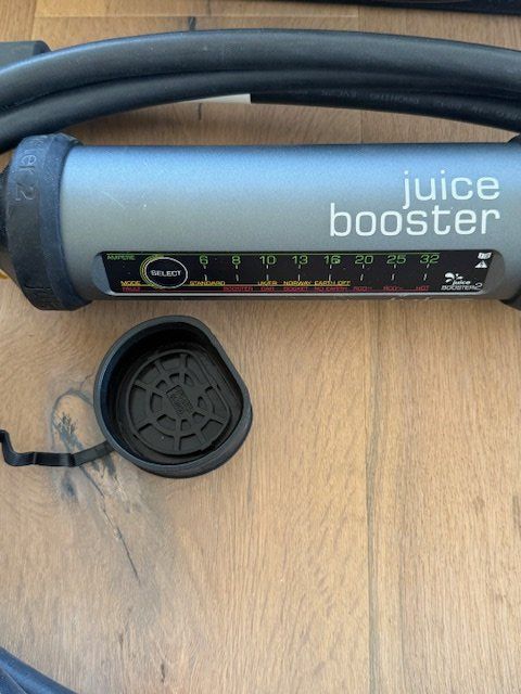 Juice Batterie-Ladegeräte: JUICE BOOSTER 2 Swiss Basic Set + 3 Adapter (Typ EL-JB2E1) – Neu (gemäss Beschreibung) aus Altnau von Smarties0 6