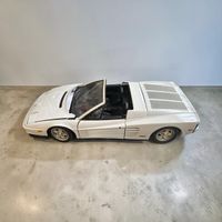 Weisser Ferrari Testarossa, Pocher , Sammlerstück!