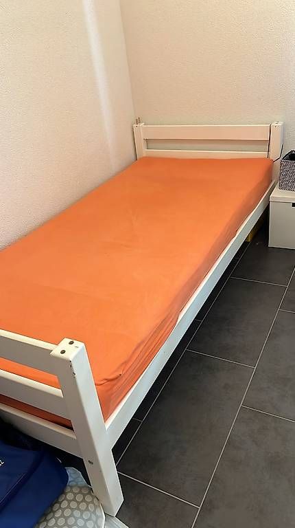 Betten: Lit enfant avec matelas  – Gebraucht aus Collombey von igor.pavlov
