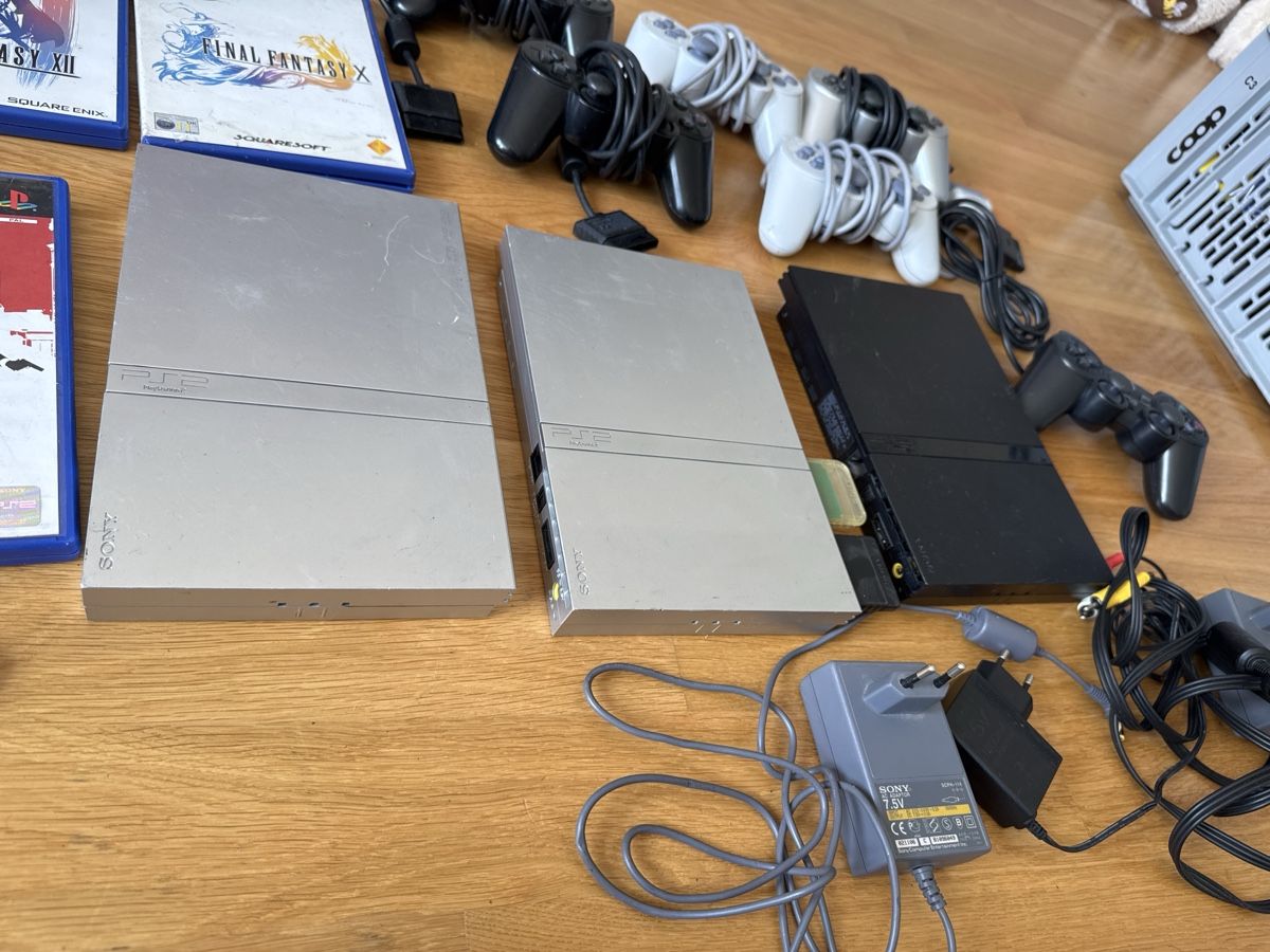 Sony Console: Playstation 2 Bundle mit Spielen und Zubehör – Usato da Zürich venduto da zaz_5d69 2