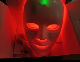 LED Gesichtsmaske Lichttherapie weiss Neu