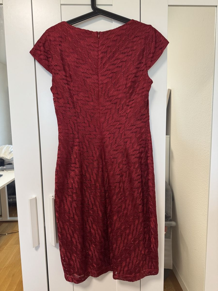 Comma Vestiti: Rotes elegantes Kleid Gr. 38, Marke comma  – Usato da Winterthur venduto da zllop 2
