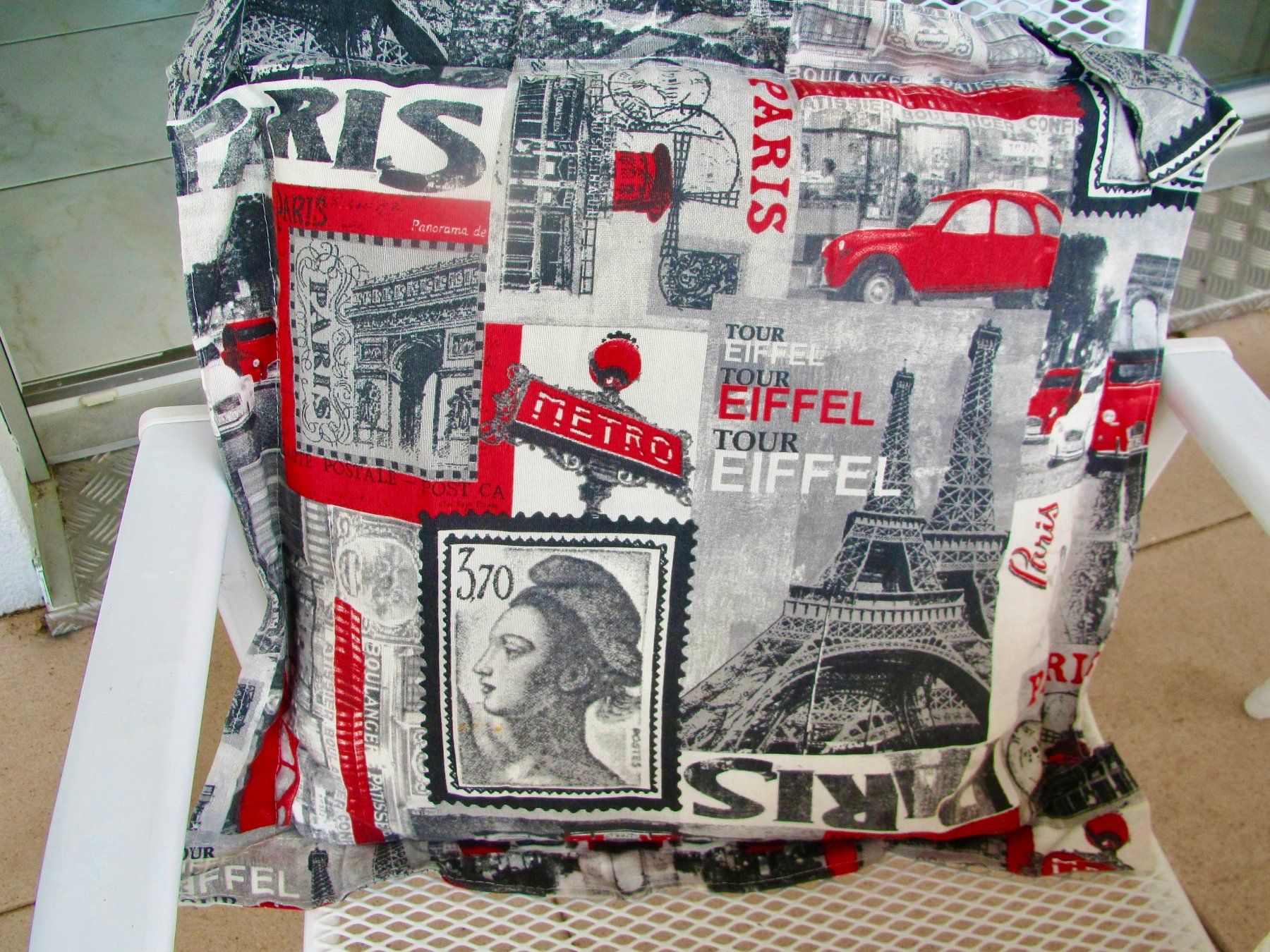 Cuscini: 2 COUSSINS DE DECORATIONS PARIS – Usato da Murten venduto da Selliot 1