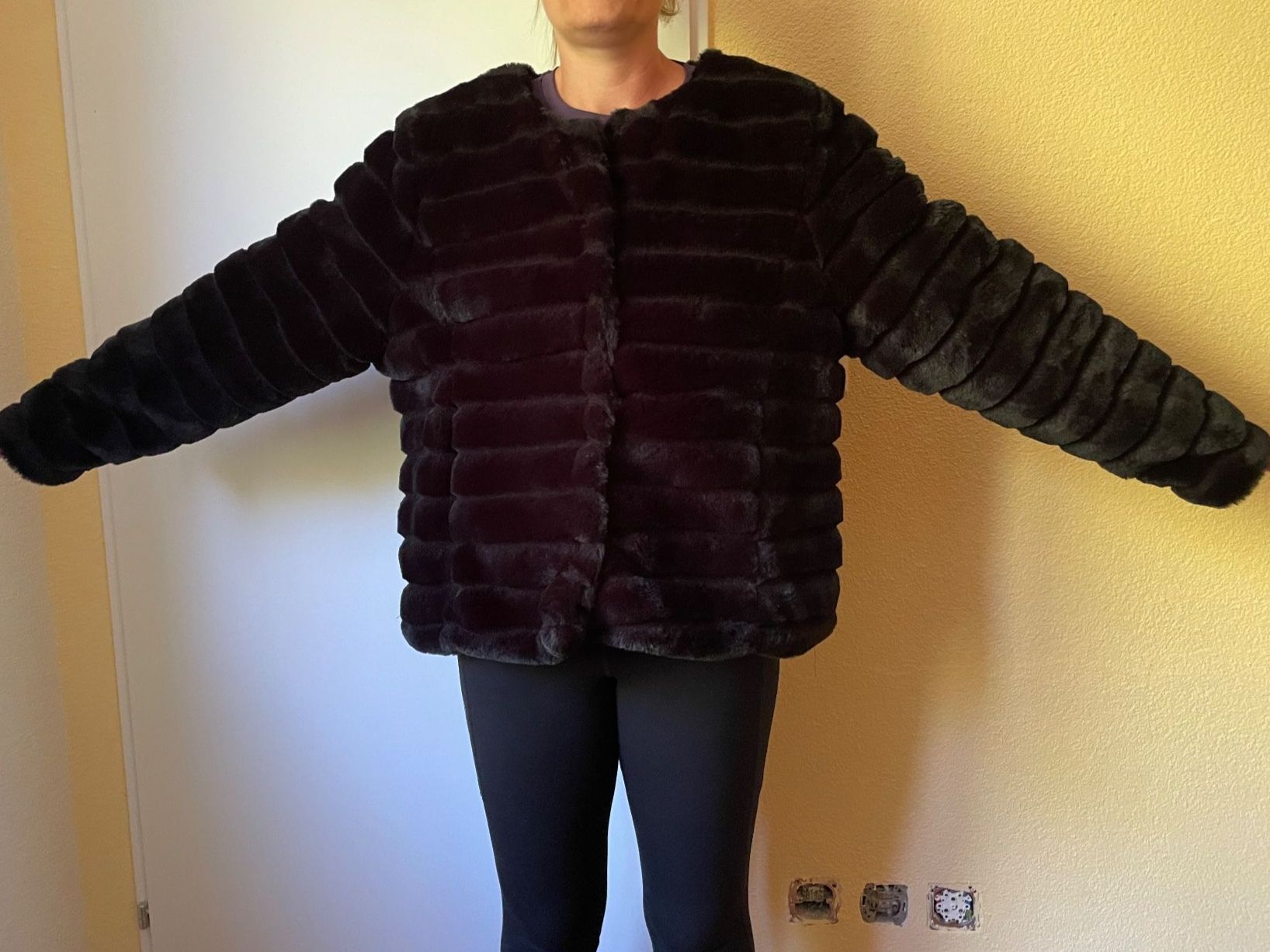 Giacche: Kunstfell Winterjacke schwarz gr.L – Usato da Winkel venduto da jen_5wrx 1