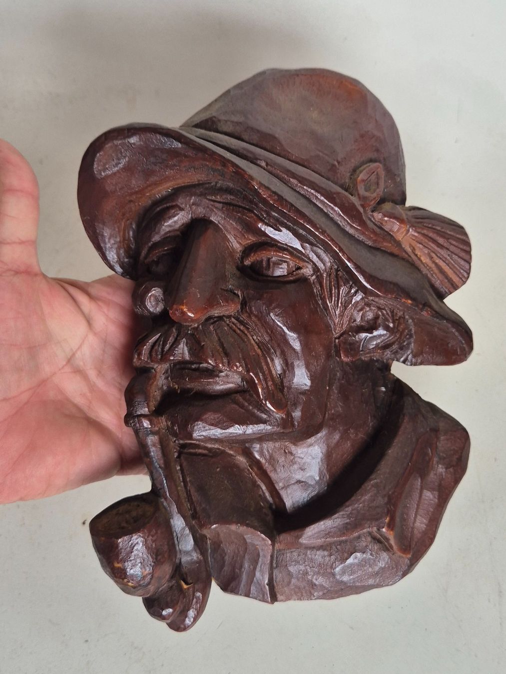 Statuette: alter Bauer mit Pfeife handgeschnitzt aus Holz – Usato da Neerach venduto da SilliS 1