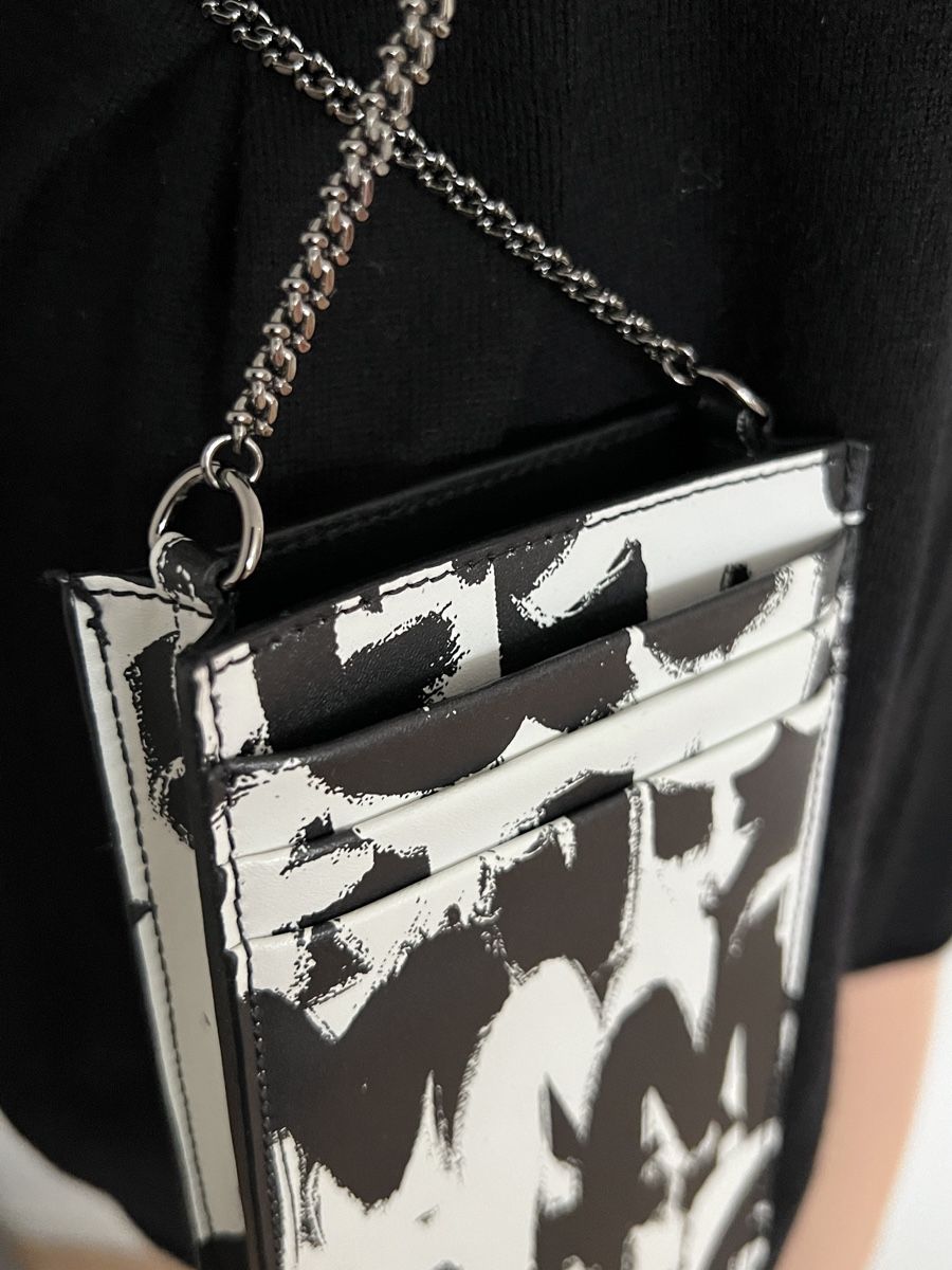 Alexander Mcqueen Sacs femmes: Alexander McQueen Handytasche, NEU – Neuf avec emballage d'origine à Bergdietikon par pinkerton13 4