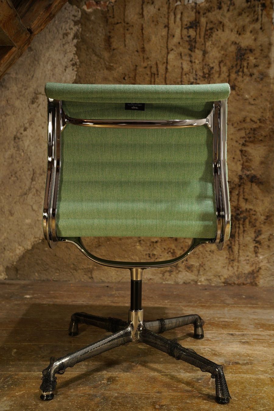 Vitra Sedie: Neu - VITRA - EA105 - Charles & Ray Eames - Aluminium Chair – Nuovo e nell'imballaggio originale da Biel/Bienne venduto da 33drei 9